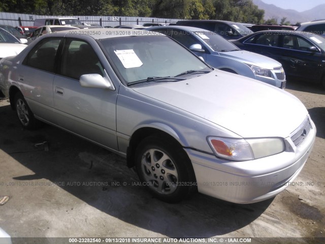 4T1BF22K41U967993 - 2001 TOYOTA CAMRY LE/XLE 银色 照片 1