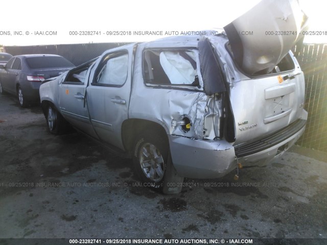 1GKS2AE03BR316660 - 2011 GMC YUKON SLE SILVER photo 3