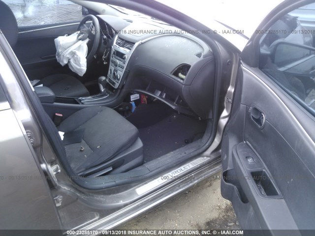 1G1ZC5E1XBF239755 - 2011 CHEVROLET MALIBU 1LT ნაცრისფერი ფოტო 5