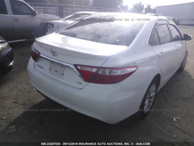 4T4BF1FK2FR495892 - 2015 TOYOTA CAMRY LE/XLE/SE/XSE WHITE photo 4