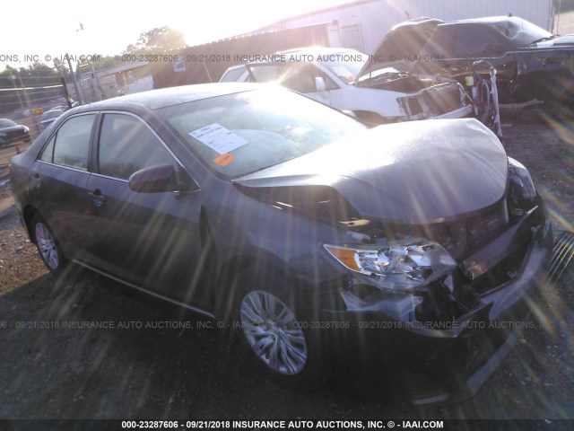 4T1BF1FK1CU051182 - 2012 TOYOTA CAMRY SE/LE/XLE GRAY photo 1