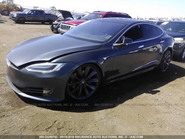 5YJSA1E14HF201412 - 2017 TESLA MODEL S GRAY photo 2