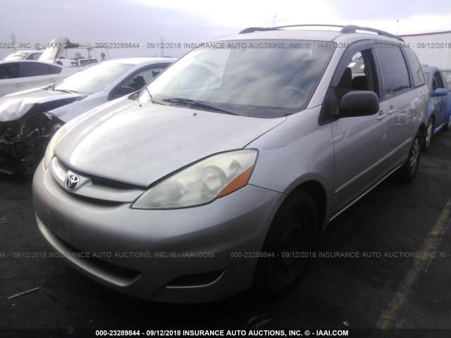 5TDZK23C77S020739 - 2007 TOYOTA SIENNA CE/LE SILVER photo 2