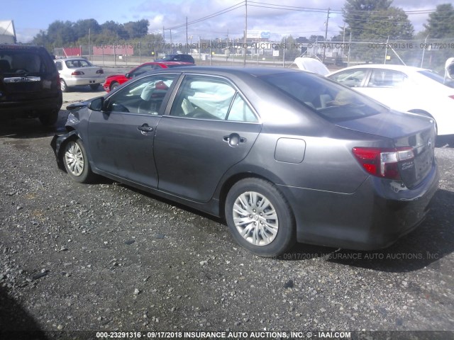 4T1BF1FK7EU870202 - 2014 TOYOTA CAMRY L/SE/LE/XLE GRAY photo 3