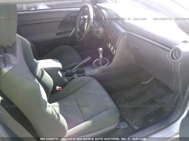 JTKJF5C74D3058571 - 2013 TOYOTA SCION TC 银色 照片 5