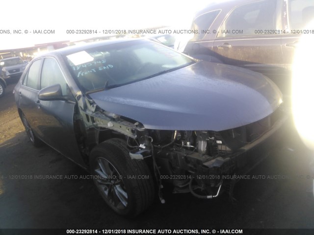 4T1BF1FK9HU735498 - 2017 TOYOTA CAMRY LE/XLE/SE/XSE GRAY photo 3