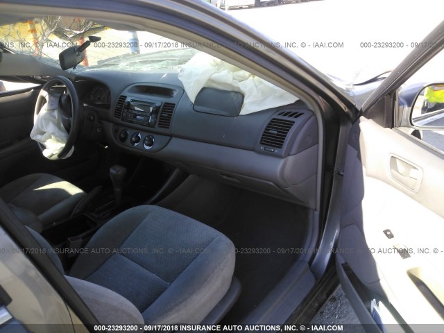 4T1BE32K63U706330 - 2003 TOYOTA CAMRY LE/XLE/SE GRAY photo 5