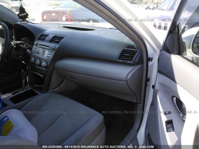JTNBE46K173009479 - 2007 TOYOTA CAMRY NEW GENERAT CE/LE/XLE/SE WHITE photo 5