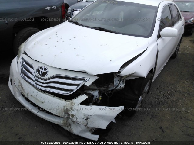 4T4BF3EK4BR088549 - 2011 TOYOTA CAMRY SE/LE/XLE WHITE photo 6