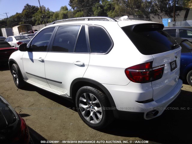 5UXZV4C55D0G53812 - 2013 BMW X5 XDRIVE35I WHITE photo 3