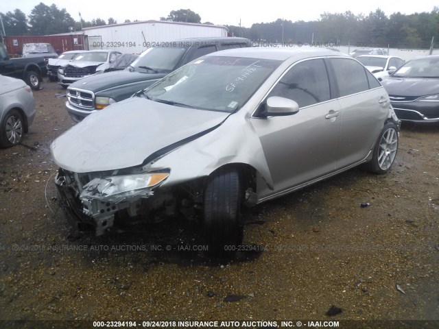 4T4BF1FK4DR321979 - 2013 TOYOTA CAMRY L/SE/LE/XLE BEIGE photo 2