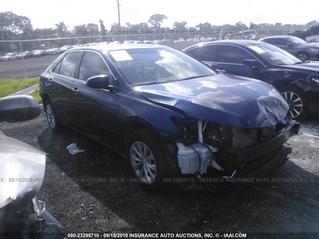 4T1BF1FK1HU708604 - 2017 TOYOTA CAMRY LE/XLE/SE/XSE Dark Blue photo 1