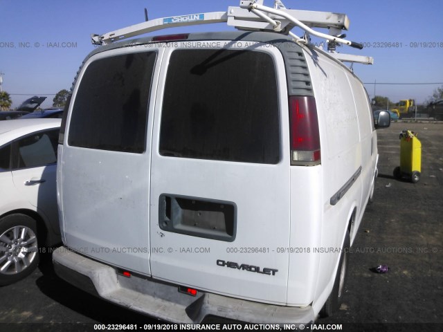 1GCFG15M621170304 - 2002 CHEVROLET EXPRESS G1500  WHITE photo 4