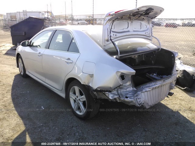 4T1BF1FK8EU333631 - 2014 TOYOTA CAMRY L/SE/LE/XLE Gümüş foto 6