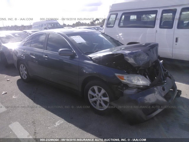 4T1BF3EK4BU162823 - 2011 TOYOTA CAMRY SE/LE/XLE GRAY photo 1