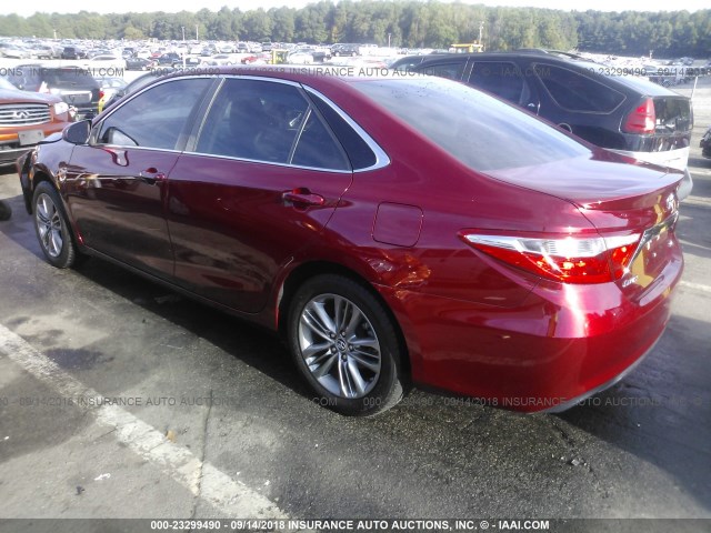4T1BF1FK9FU981366 - 2015 TOYOTA CAMRY LE/XLE/SE/XSE RED photo 3