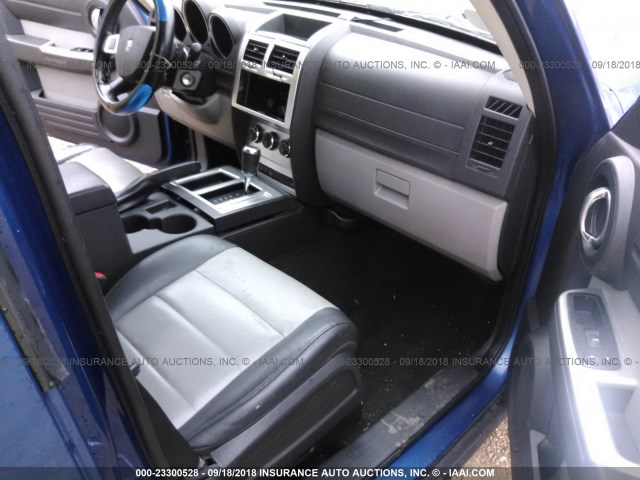 1D8GT58KX9W530657 - 2009 DODGE NITRO SLT BLUE photo 5