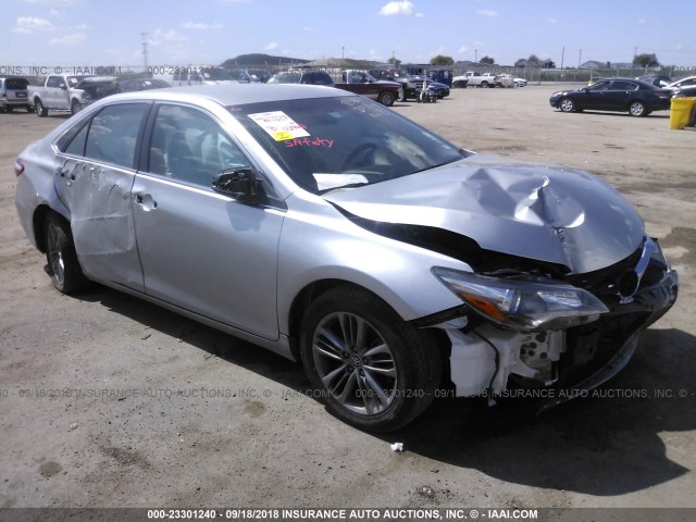 4T1BF1FK5FU978657 - 2015 TOYOTA CAMRY LE/XLE/SE/XSE SILVER photo 1