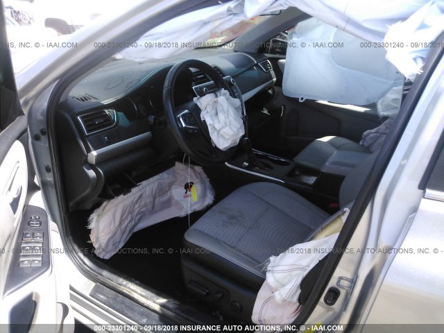 4T1BF1FK5FU978657 - 2015 TOYOTA CAMRY LE/XLE/SE/XSE SILVER photo 5