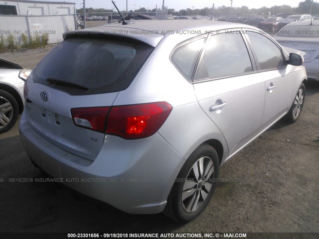 KNAFU5A29D5688100 - 2013 KIA FORTE EX SILVER photo 4