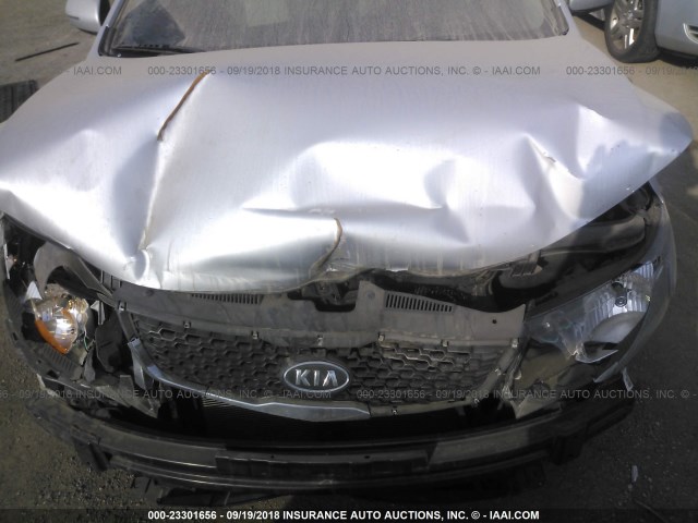 KNAFU5A29D5688100 - 2013 KIA FORTE EX SILVER photo 6