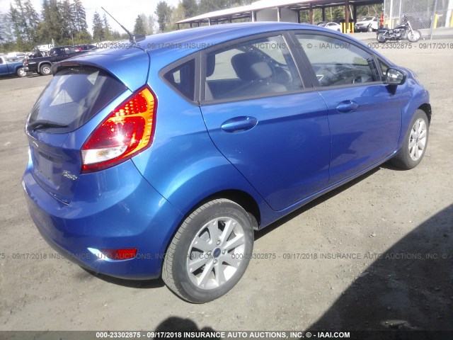 3FADP4EJ4BM165268 - 2011 FORD FIESTA SE BLUE photo 4