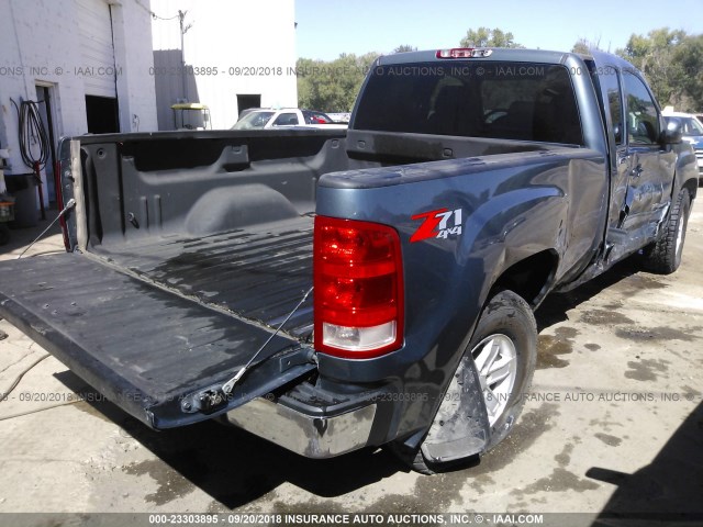 1GTEK19J78Z190632 - 2008 GMC SIERRA K1500 BLUE photo 4