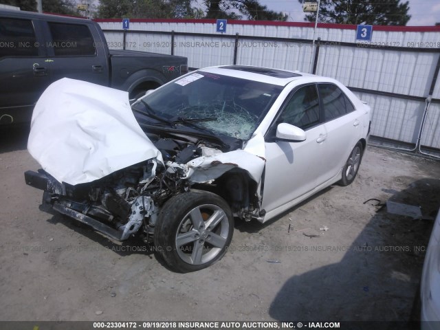 4T1BF1FK7CU504544 - 2012 TOYOTA CAMRY SE/LE/XLE WHITE photo 2