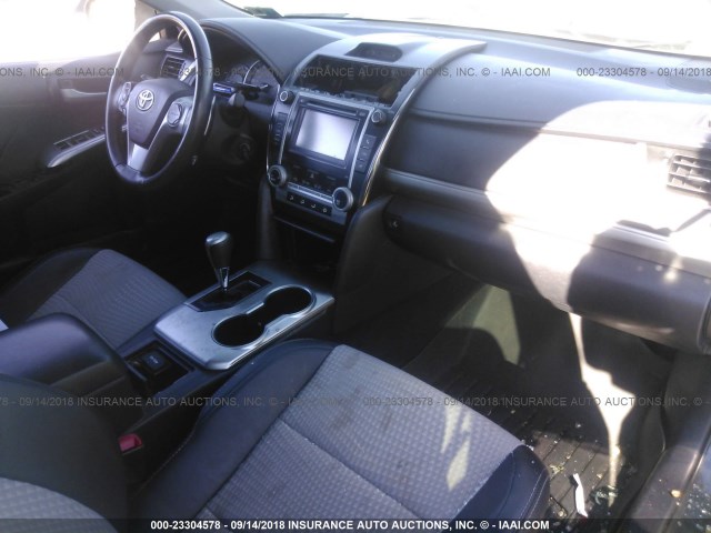 4T1BF1FK8EU332205 - 2014 TOYOTA CAMRY L/SE/LE/XLE 黑色 照片 5