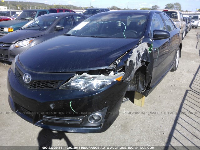 4T1BF1FK4DU287908 - 2013 TOYOTA CAMRY L/SE/LE/XLE მუქი ლურჯი ფოტო 2