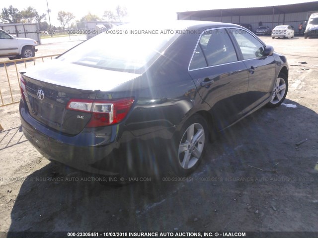 4T1BF1FK4DU287908 - 2013 TOYOTA CAMRY L/SE/LE/XLE მუქი ლურჯი ფოტო 4