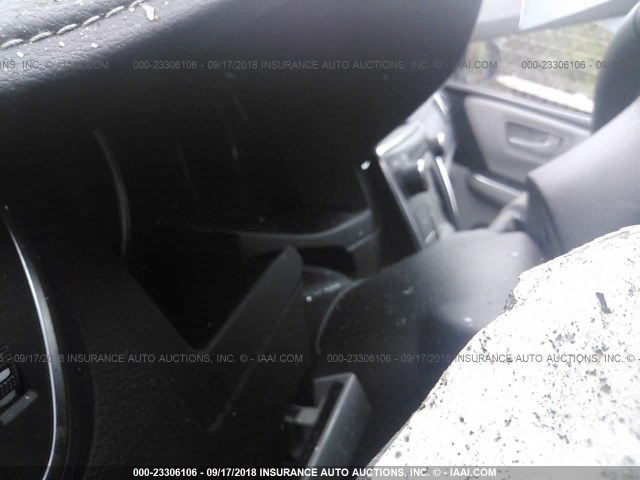 4T1BF1FK8HU403228 - 2017 TOYOTA CAMRY LE/XLE/SE/XSE WHITE photo 7