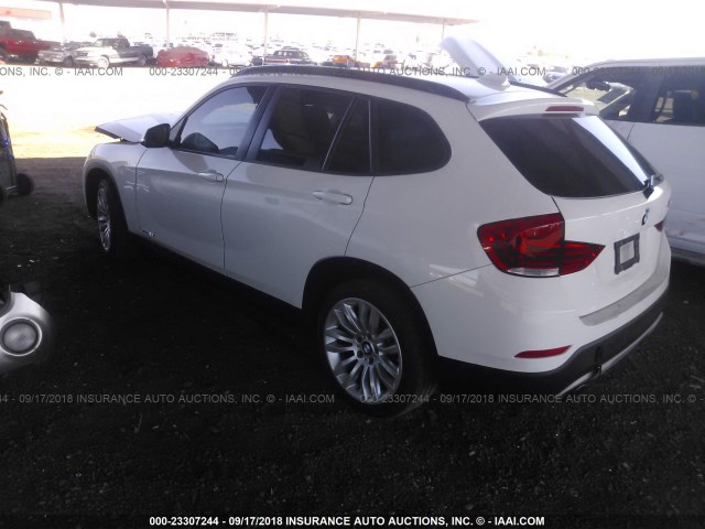 WBAVL1C5XFVY30732 - 2015 BMW X1 XDRIVE28I WHITE photo 3