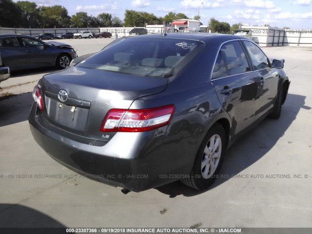 4T4BF3EK8BR187584 - 2011 TOYOTA CAMRY SE/LE/XLE GRAY photo 4
