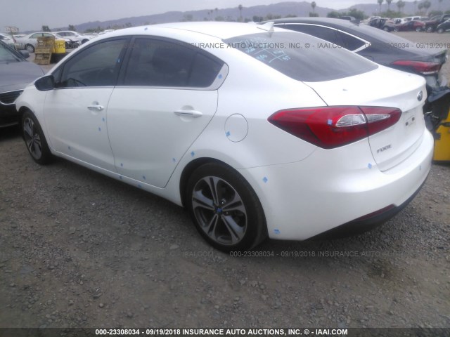 KNAFZ4A81G5531178 - 2016 KIA FORTE EX WHITE photo 3