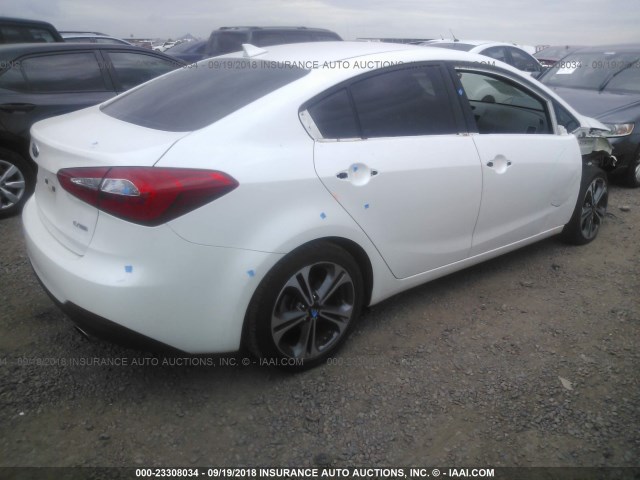 KNAFZ4A81G5531178 - 2016 KIA FORTE EX WHITE photo 4