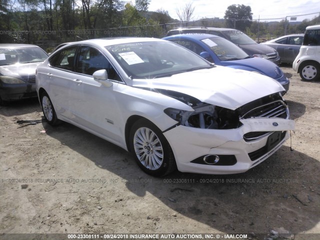 3FA6P0PU3GR304082 - 2016 FORD FUSION SE PHEV WHITE photo 1