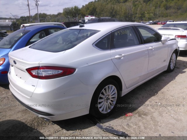 3FA6P0PU3GR304082 - 2016 FORD FUSION SE PHEV WHITE photo 4