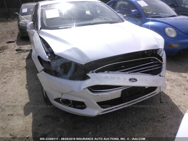 3FA6P0PU3GR304082 - 2016 FORD FUSION SE PHEV WHITE photo 6