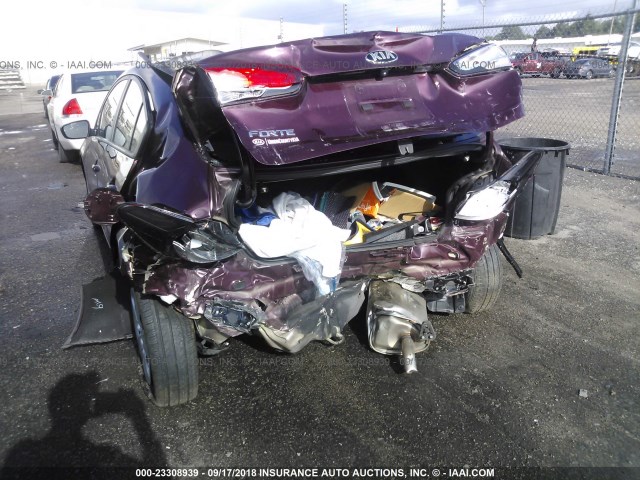 3KPFL4A73HE152930 - 2017 KIA FORTE LX/S MAROON photo 6