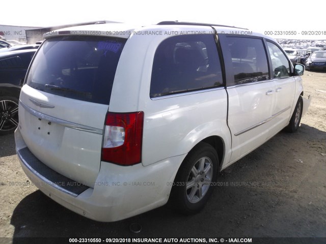 2A4RR5DG1BR723117 - 2011 CHRYSLER TOWN & COUNTRY TOURING WHITE photo 4