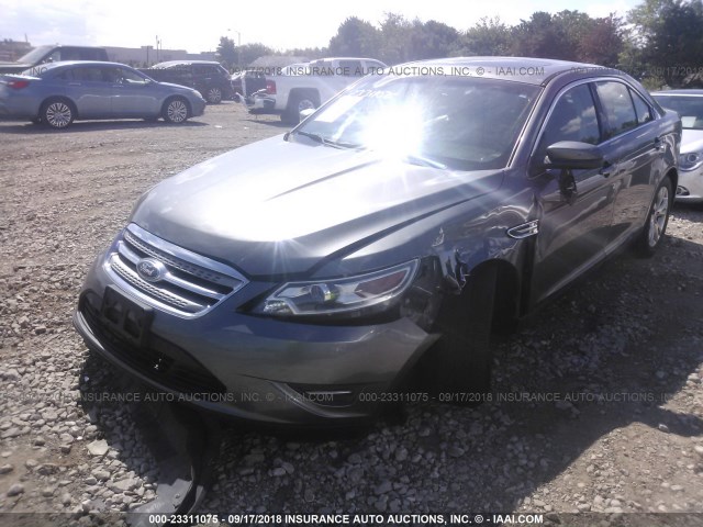 1FAHP2EW2BG169038 - 2011 FORD TAURUS SEL GRAY photo 2