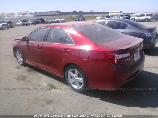 4T1BF1FK7DU688045 - 2013 TOYOTA CAMRY L/SE/LE/XLE Qırmızı foto 3