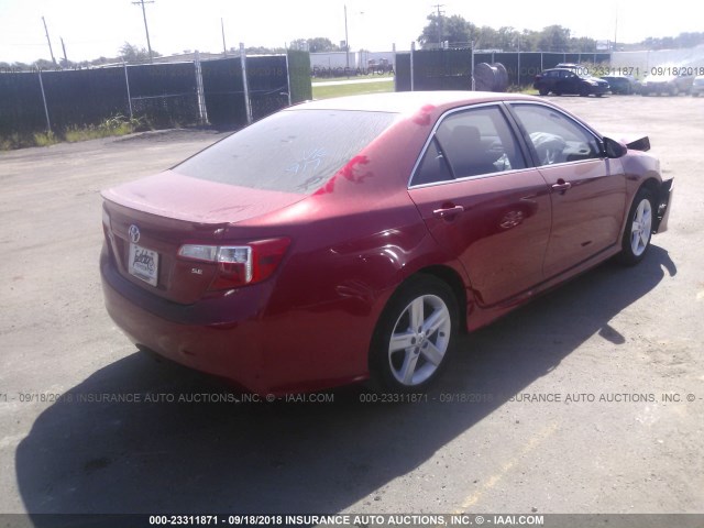 4T1BF1FK7DU688045 - 2013 TOYOTA CAMRY L/SE/LE/XLE Qırmızı foto 4