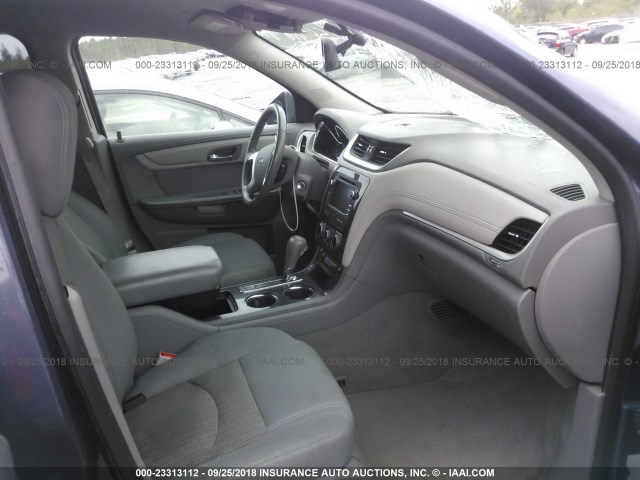 1GNKRJKD6DJ226619 - 2013 CHEVROLET TRAVERSE BLUE photo 5