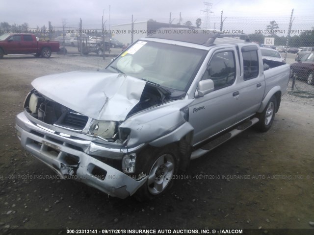 1N6ED27T9YC416061 - 2000 NISSAN FRONTIER CREW CAB XE/CREW CAB SE SILVER photo 2