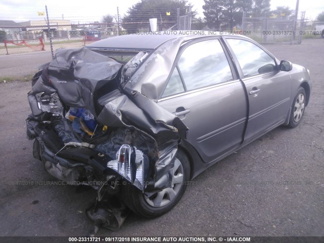 4T1BE32K42U555888 - 2002 TOYOTA CAMRY LE/XLE/SE GRAY photo 4