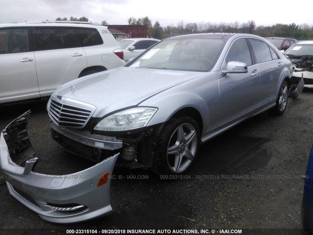 WDDNG8GB9BA369272 - 2011 MERCEDES-BENZ S 550 4MATIC SILVER photo 2