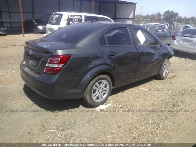 1G1JB5SH0J4109446 - 2018 CHEVROLET SONIC LS 灰色 照片 4