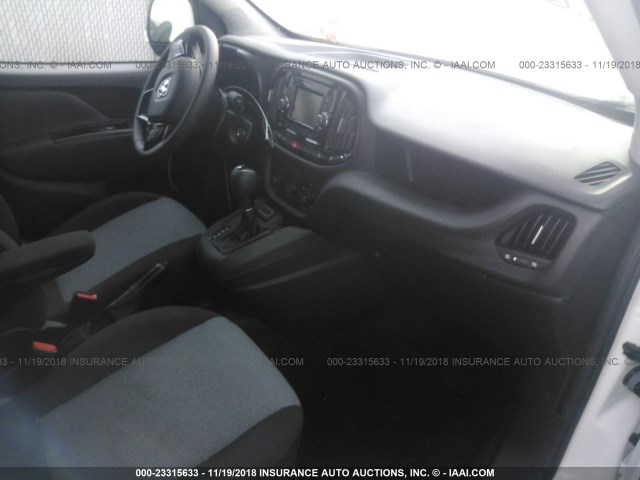 ZFBERFAB5J6K53833 - 2018 RAM PROMASTER CITY  白色 照片 5